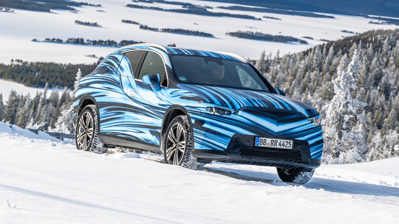 Mercedes-Benz, Tamamen Elektrikli GLC Modelini Zorlu Kış Koşullarında Test Ediyor!